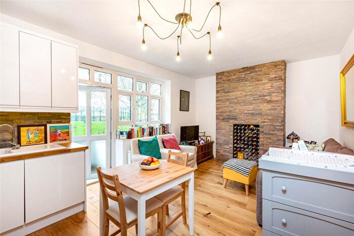 1 Bedroom Flat For Sale In Fayland Avenue, Furzedown, SW16