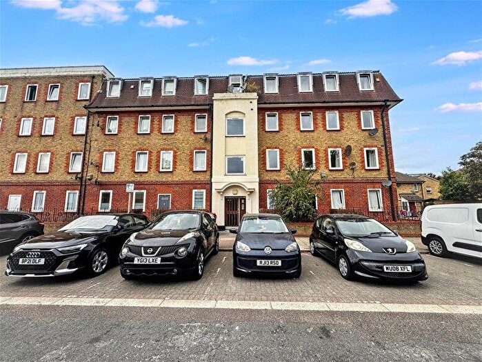 2 Bedroom Flat To Rent In Valerian Way, West Ham, E15