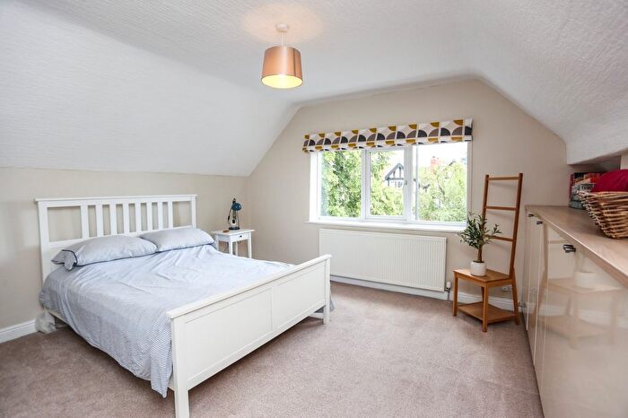 2 Bedroom Flat For Sale In Lea Road, Heaton Moor, Stockport, SK4
