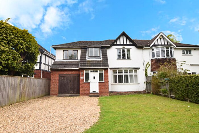 4 Bedroom Semi-Detached House For Sale In Scartho Road, Grimsby, DN33