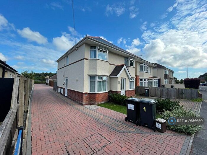 2 Bedroom Flat To Rent In Redhill Drive, Bournemouth, BH10