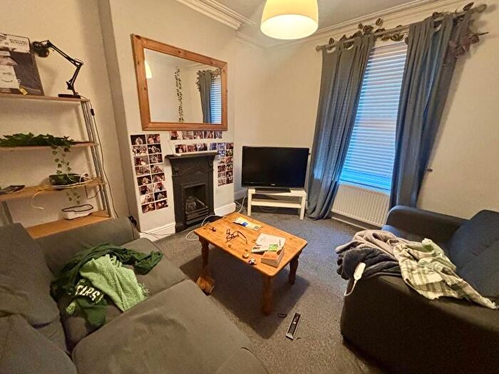 4 Bedroom Terraced House To Rent In Carberry Terrace, Hyde Park, Leeds, LS6