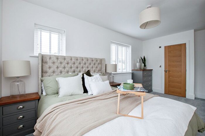 3 Bedroom Detached House For Sale In Edmondsham Road, Verwood, BH31