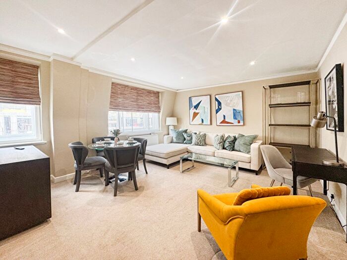 2 Bedroom Flat To Rent In Hill Street, London, W1J