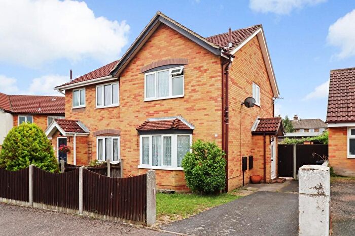 3 Bedroom Semi-Detached House For Sale In Wordsworth Gardens, Aylesham, Canterbury, Kent, CT3