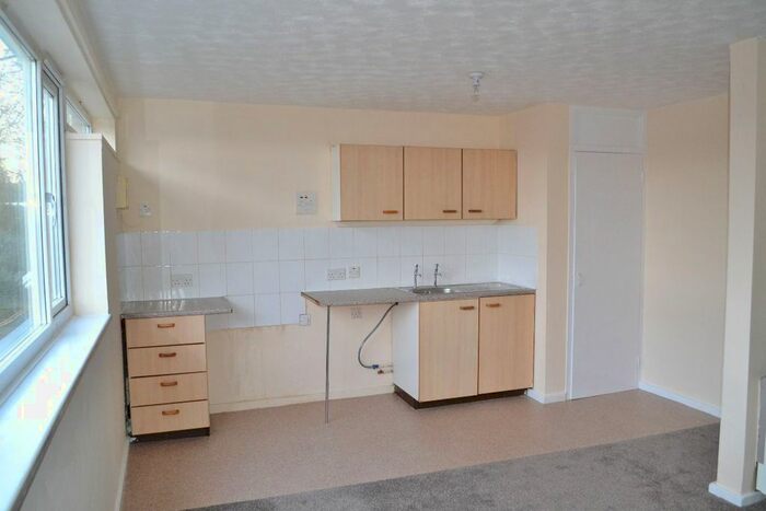 1 Bedroom Flat To Rent In Meadowlea, Madeley, Telford TF7