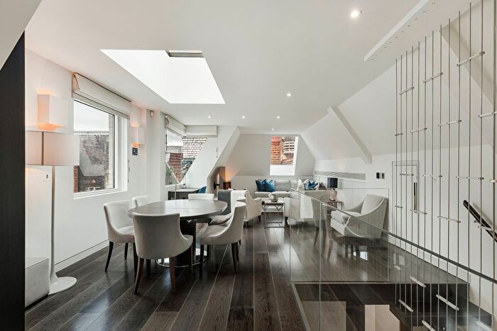 2 Bedroom Flat To Rent In Duke Street, Mayfair, London, United Kingdom, W1K