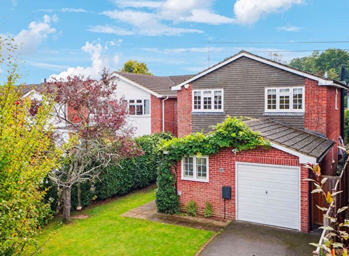 4 Bedroom Detached House For Sale In Bovingdon Heights, Marlow, SL7