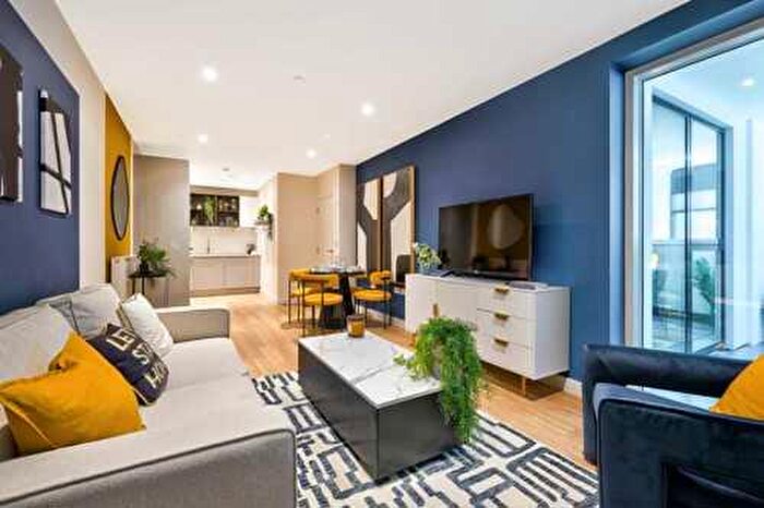 2 Bedroom Apartment For Sale In - Upper Dock Walk, , London, E16