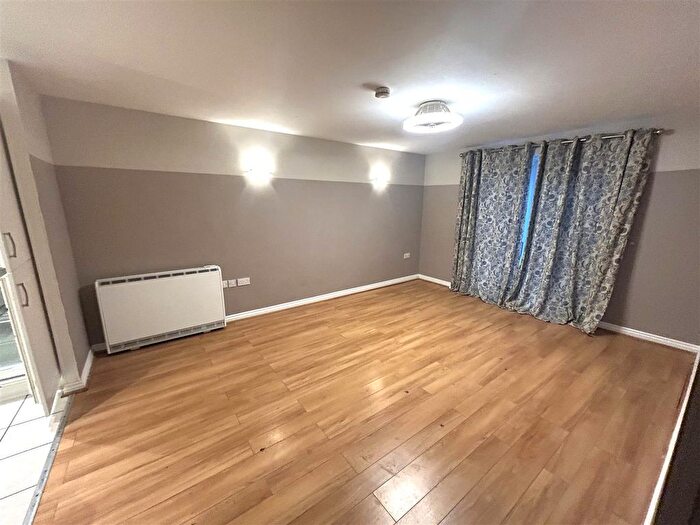 2 Bedroom Flat To Rent In Byron Road, Eastleigh, SO50
