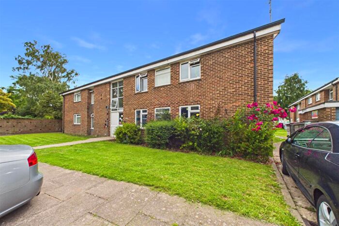3 Bedroom Apartment For Sale In Green Lane, Chichester, PO19