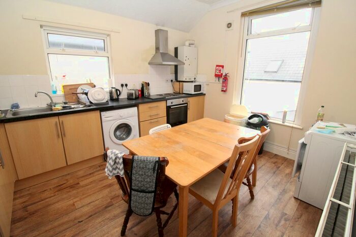 4 Bedroom Flat To Rent In Crwys Road, Cathays, Cardiff CF24
