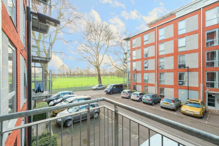 2 Bedroom Flat To Rent In Southwold Road, Clapton, E5