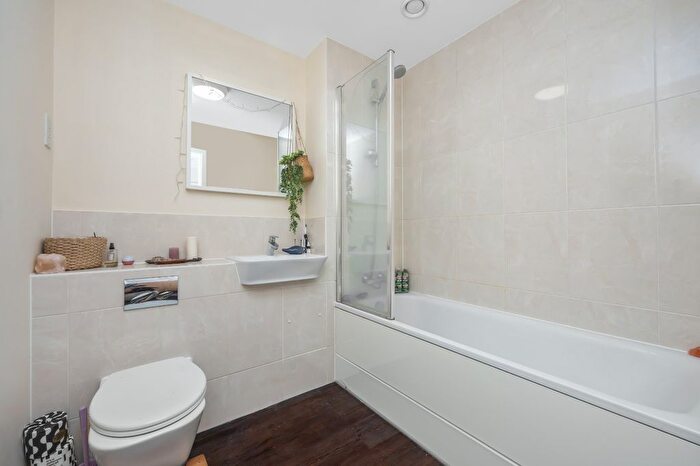 1 Bedroom Flat For Sale In Southlands Way, Shoreham-By-Sea, West Sussex, BN43