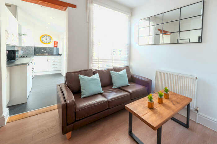 4 Bedroom Property To Rent In Old Park Road, Exeter, EX4