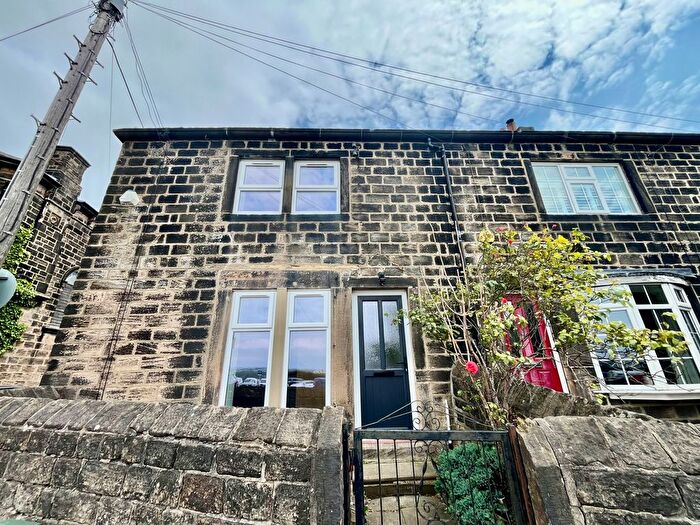 2 Bedroom Property To Rent In Apperley Lane, Rawdon, Leeds, LS19