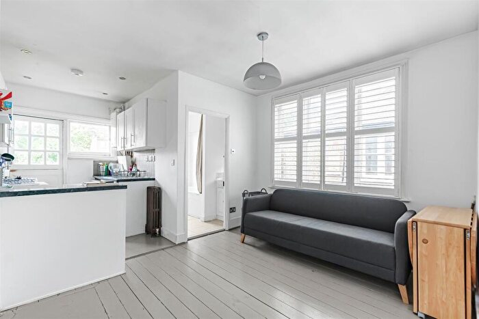3 Bedroom Maisonette To Rent In Cowley Road, Mortlake, London, SW14