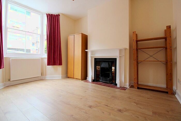 4 Bedroom Terraced House To Rent In Duncombe Road, Archway, London, N19