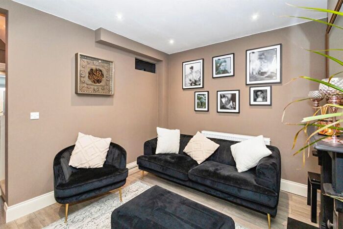 3 Bedroom Terraced House For Sale In Toronto Road, Portsmouth, PO2