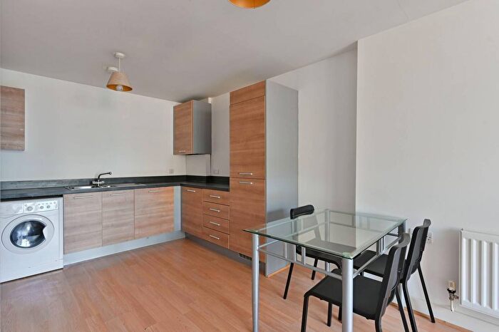 2 Bedroom Flat To Rent In Norman Road, Greenwich, London, SE10