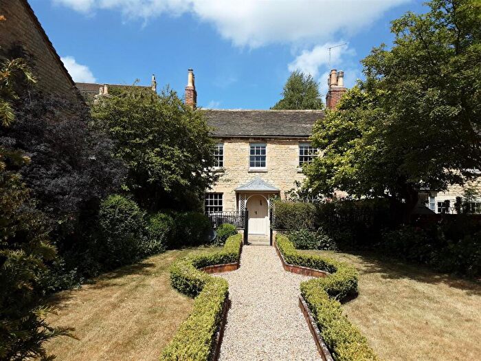 3 Bedroom Cottage To Rent In Bath Row, Stamford, PE9