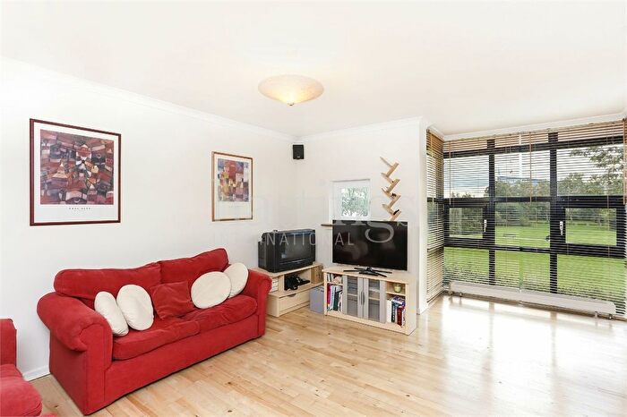 2 Bedroom Flat To Rent In Tivoli Court, Lawrance Wharf, Rotherhithe, SE16