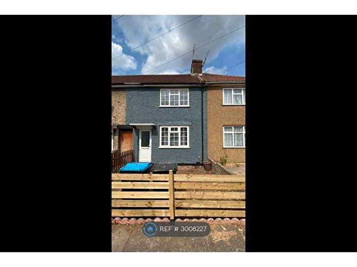 3 Bedroom Terraced House To Rent In Croft Road, Enfield, EN3