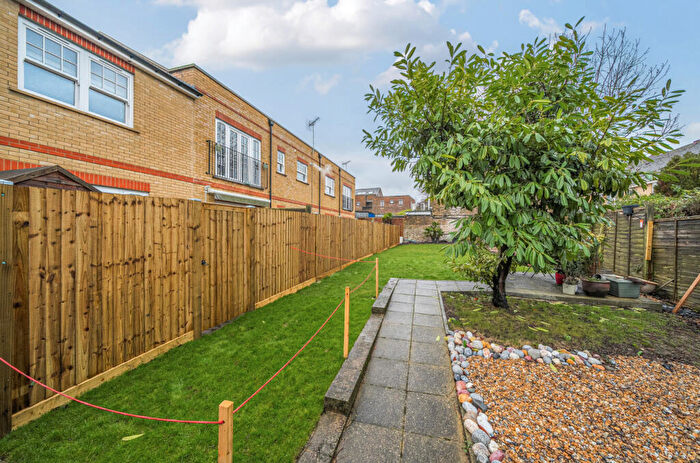 2 Bedroom End Of Terrace House For Sale In Viscount Mews, Chislehurst, Kent, BR7