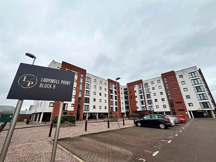 2 Bedroom Flat To Rent In Ladywell Point Block B, Pilgrims Way, Salford, M50