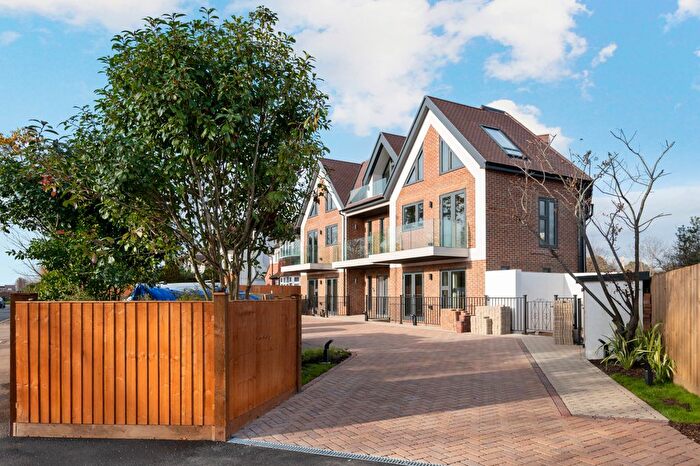 2 Bedroom Flat For Sale In Coombe Lane, West Wimbledon, SW20