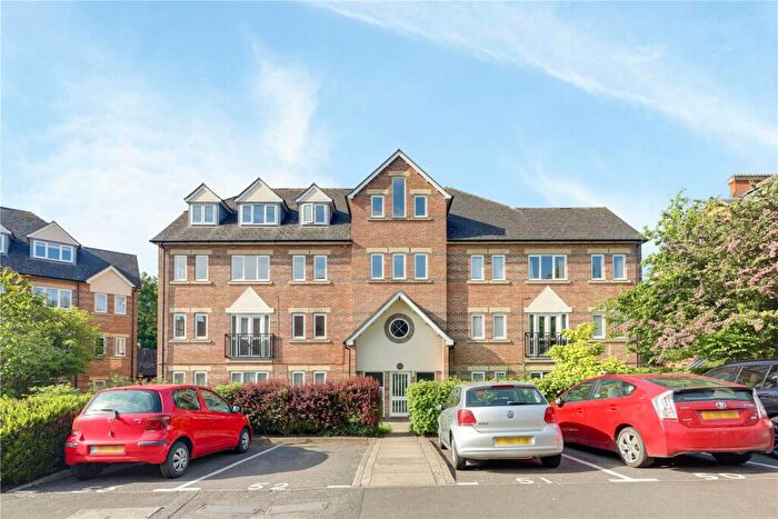 1 Bedroom Flat To Rent In Victory Road, Wanstead, London, E11