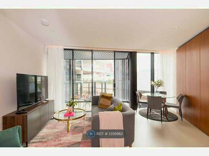 2 Bedroom Flat To Rent In Gasholders Building, London, N1C