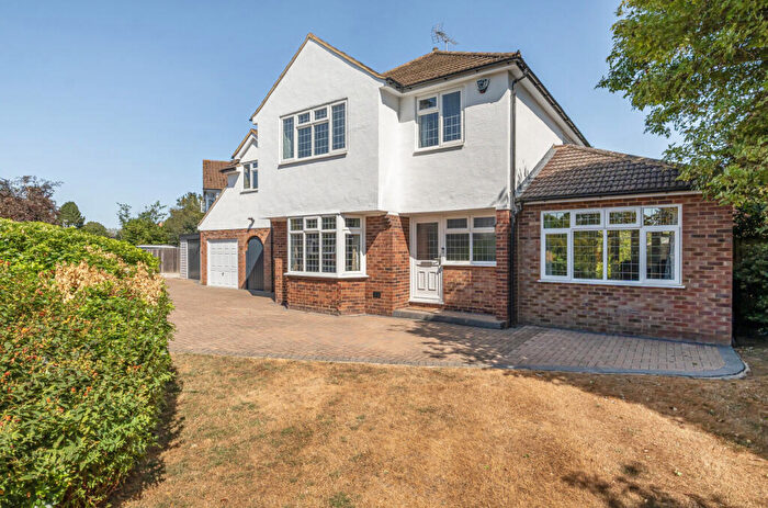 5 Bedroom Detached House For Sale In Linchfield Road, Datchet, SL3