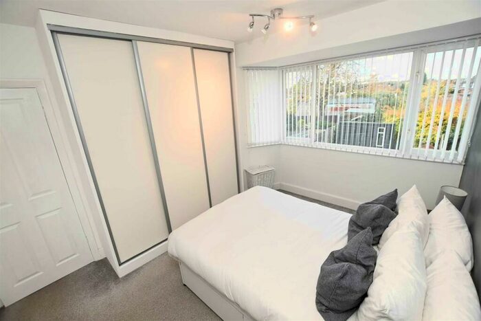 3 Bedroom Semi-Detached House For Sale In Wellsford Avenue, Solihull, B92