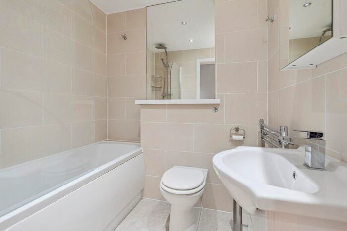 1 Bedroom Flat To Rent In Crow Road, Partick, Glasgow, G11