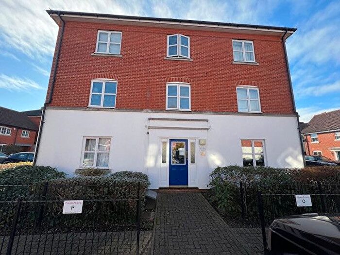 2 Bedroom Flat To Rent In Mary Rose Close, Essex, RM16