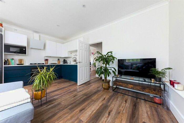 2 Bedroom Flat To Rent In Caledonian Road, Islington, N1