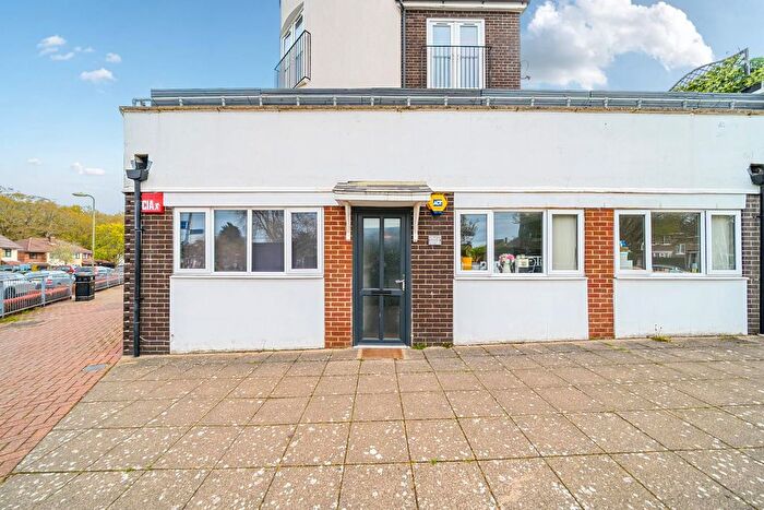 2 Bedroom Flat For Sale In Highfield Parade, Waterlooville, PO7