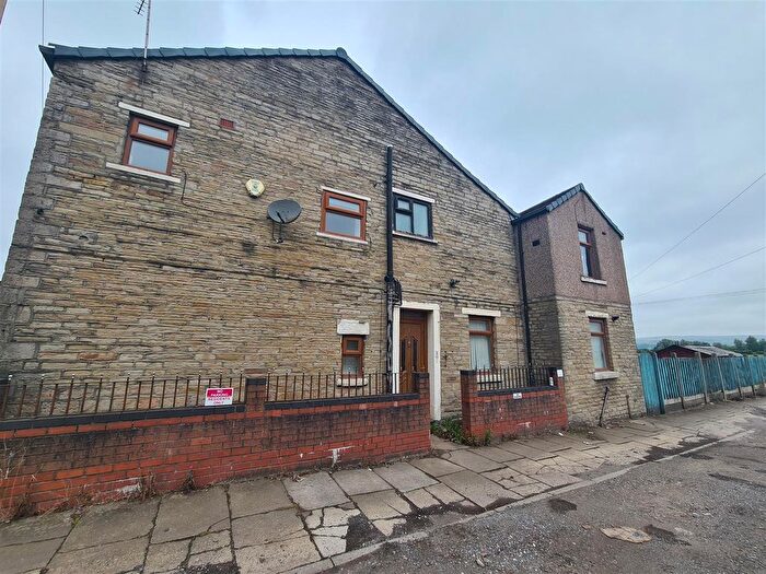 3 Bedroom End Of Terrace House To Rent In Leigh Street, Rochdale, OL16