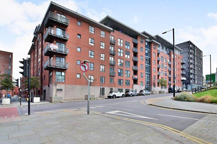 2 Bedroom Flat To Rent In Naples Street, Manchester, Greater Manchester, M4