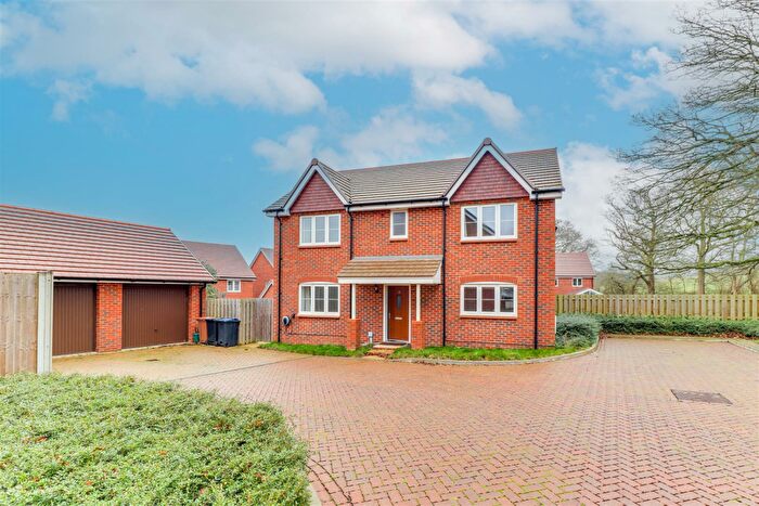 5 Bedroom Detached House To Rent In Hunters Way, Longhurst Park, Cranleigh, GU6