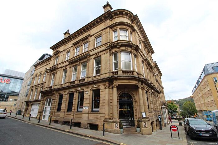 2 Bedroom Apartment To Rent In Calder Court, Town Hall Street East, Halifax, HX1