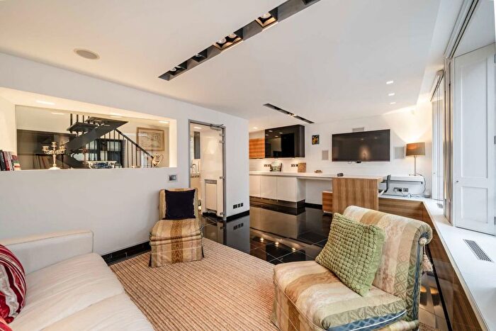 2 Bedroom Flat To Rent In Catherine Wheel Yard, London, SW1A