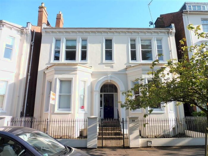 2 Bedroom Flat To Rent In Leam Terrace, Leamington Spa CV31