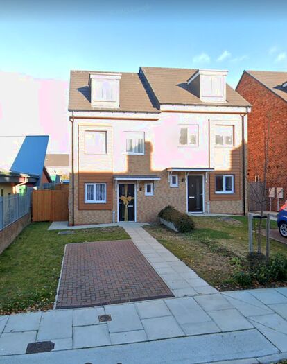 3 Bedroom End Of Terrace House To Rent In Garrick Street, South Shields, Tyne And Wear, NE33