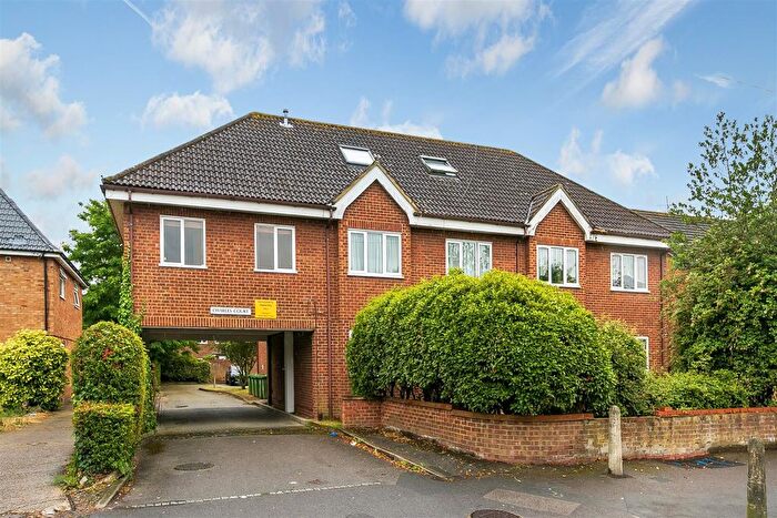 2 Bedroom Flat For Sale In Feltham Road, Ashford, TW15