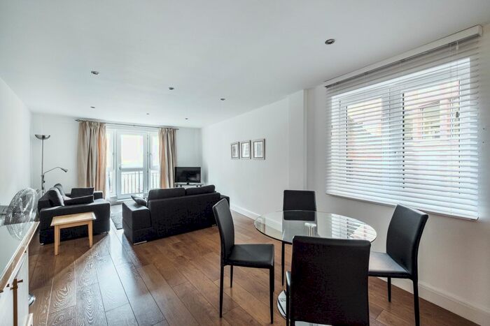 2 Bedroom Flat To Rent In Bartholomew Close, London, EC1A