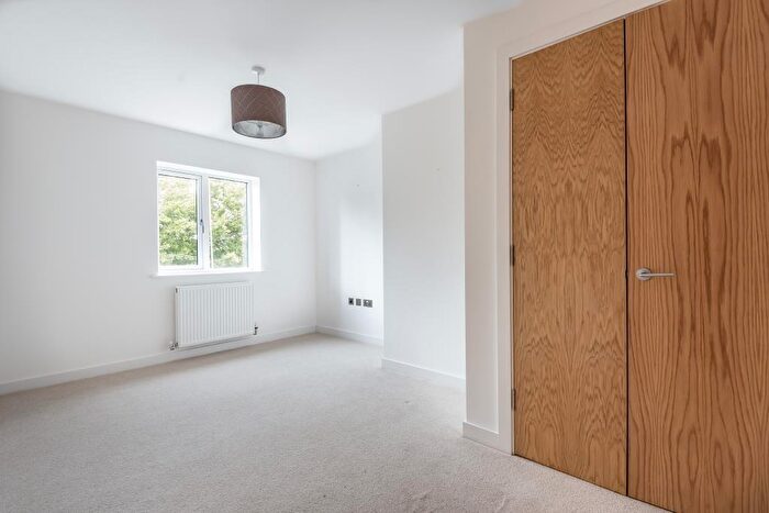 2 Bedroom Flat To Rent In Ainger Close, Aylesbury, HP19