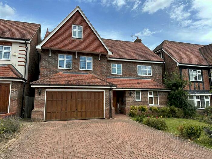 5 Bedroom Detached House To Rent In Augustus Close, Stanmore, HA7