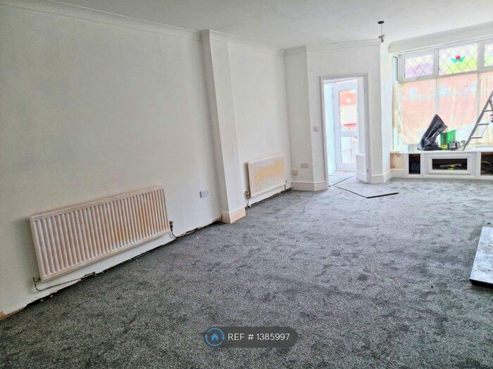 4 Bedroom Terraced House To Rent In Harvey Road, Birmingham, B26